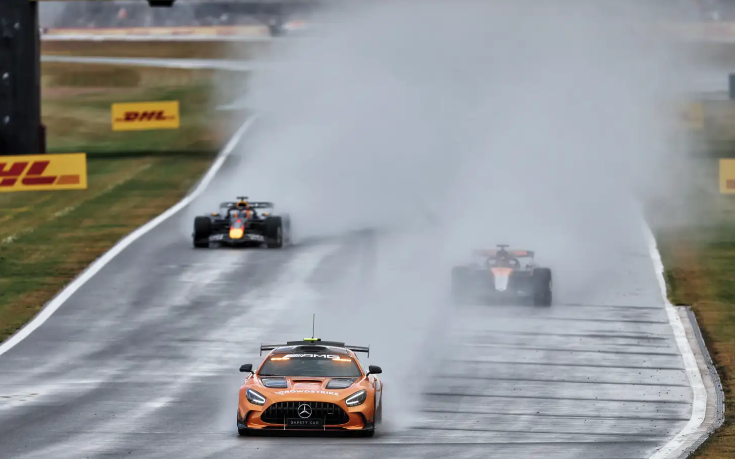 FIA Didesak Berikan Klarifikasi Pasca Insiden Piastri-Verstappen di Silverstone