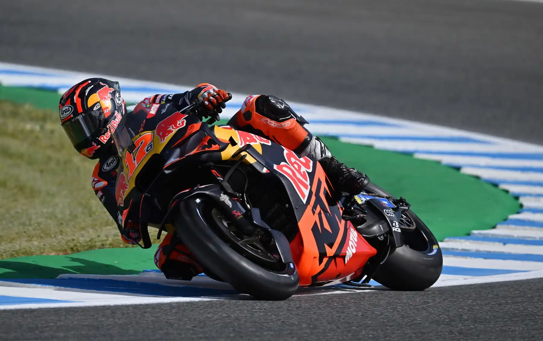Maverick Vinales Batasi Latihan di MotoGP Austria 2025